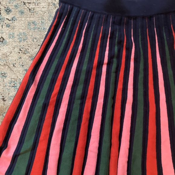 Skies are Blue pleated sweater skirt - Picture 2 of 3